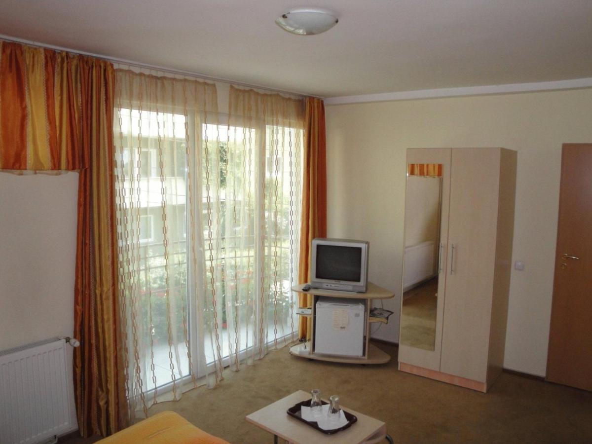 Suri Guesthouse Braşov Buitenkant foto